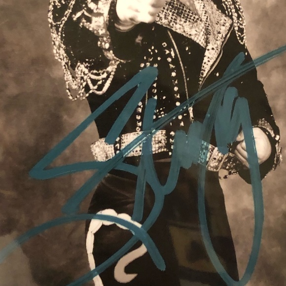 Sting 🦂 signed ✍🏼 (Rp) - Picture 2 of 3